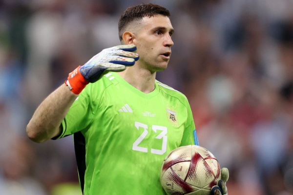 莫佩調(diào)侃撞傷萊諾成就大馬?。骸半y道他不應(yīng)該對(duì)我心存感激嗎？”